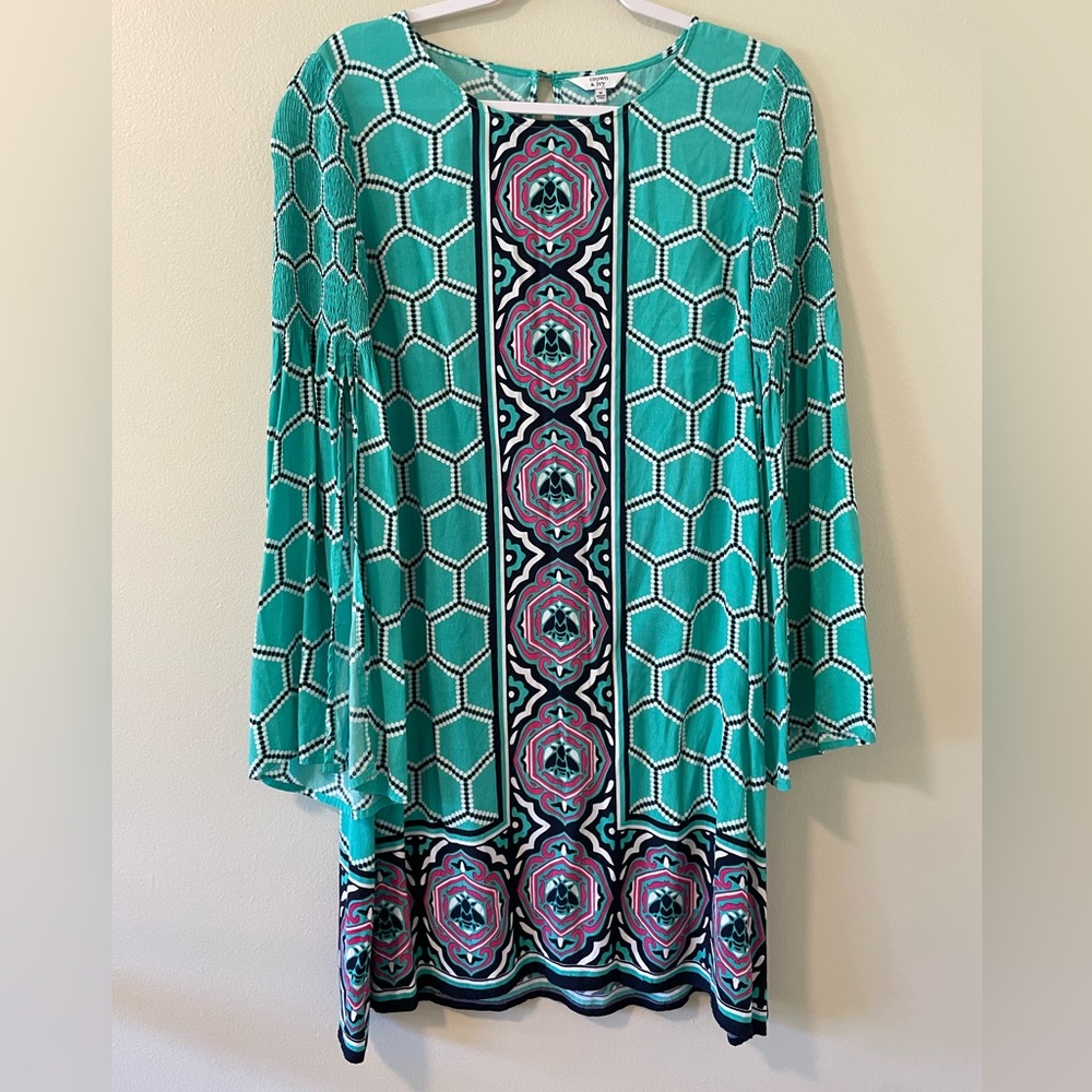 Crown And Ivy Bell Sleeve Shift Dress Teal Geometric Honeycomb Pattern